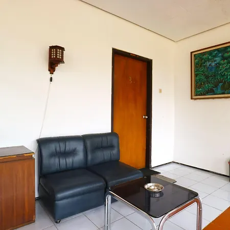 Oyo 90481 Vanda Guest House Batu-3