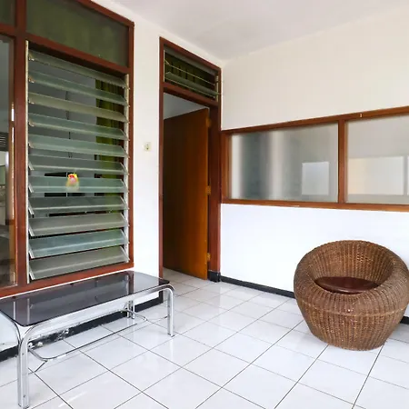 Oyo 90481 Vanda Guest House Batu-2